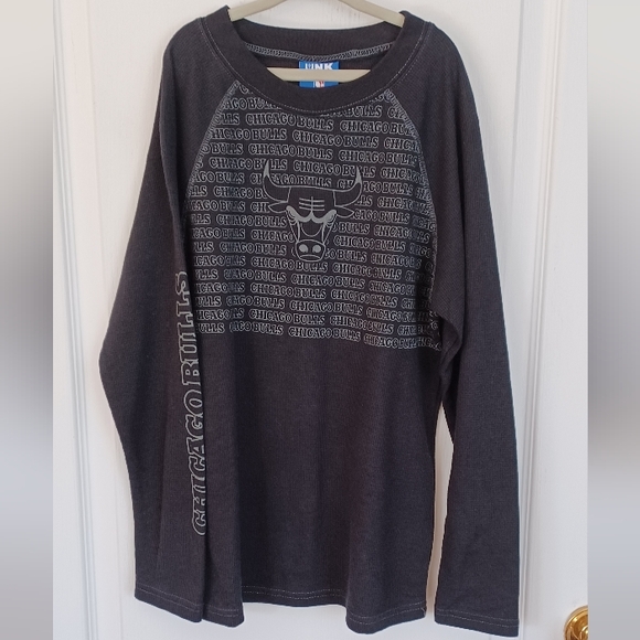 UNK NBA BLUE LABEL YOUTH MED BLACK THERMAL WAFFLE KNIT L/S CHICAGO BULLS SHIRT - Picture 1 of 8